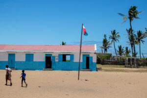 FEFFI TRANSPARENTE, DÉVELOPPANT L’ECOLE